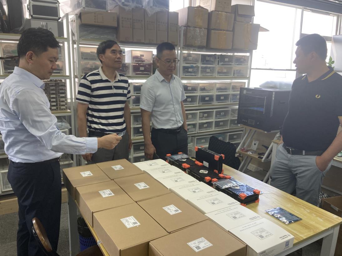 熱烈歡迎楊浦區科學技術委員會和上海無線電設(shè)備研究所各領導(dǎo)蒞臨我司參觀指導!.jpg 熱烈歡迎楊浦(pǔ)區科學技術委員會和上海無線電設備研究所各領導(dǎo)蒞臨我司參觀指導!.jpg